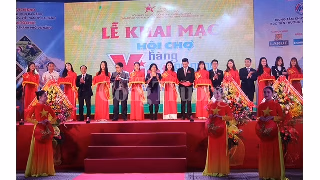 La cérémonie d'ouverture de la foire des produits vietnamiens de Dà Nang 2019: Photo: Journal Công Thuong