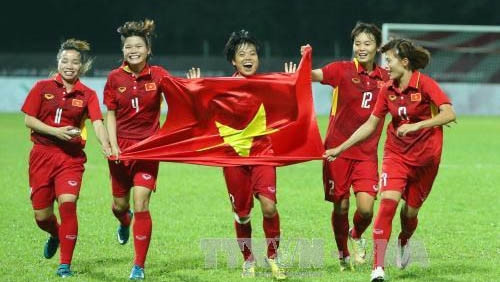 Des membres de l’équipe de football féminin du Vietnam. Photo : VNA.