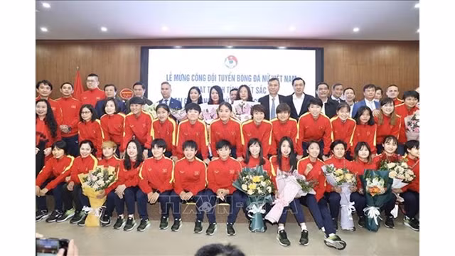 Les membres de l'équipe nationale féminine de football. Photo : VNA.