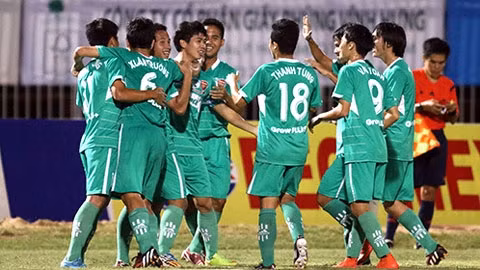 Les M19 de HAGL-Asernal JMG célèbrent leur but. Photo: TTO.