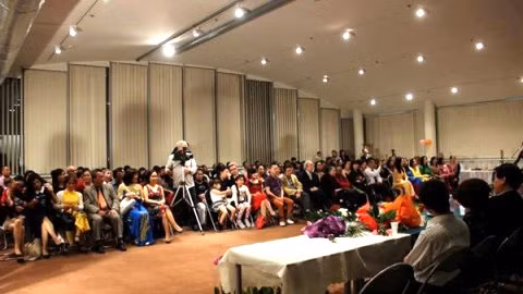La soirée de célébration de la Journée des Femmes vietnamiennes en Hongrie. Photo: VNA.
