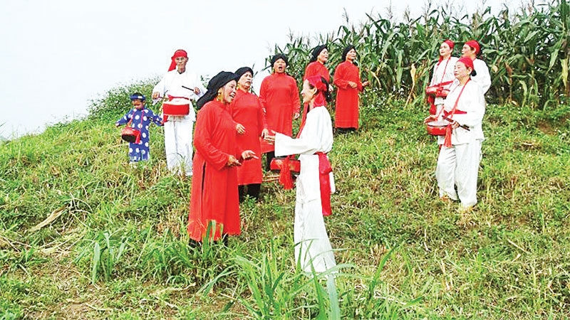 La commune de Duc Bac est réputée pour le trông quân. Photo: NDEL