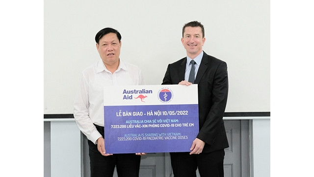 La cérémonie de remise 7,2 millions de doses de vaccin Moderna offertes par l’Australiedes doses de vaccin. Photo : VOV.