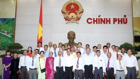 Le vice-PM vietnamien, Truong Hoa Binh, à la rencontre avec une délégation de l’Association des Victimes de l’agent orange/dioxine de Quang Nam, le 7 juin, à Hanoi. Photo: VGP.