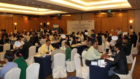 Échanges entre des entreprises vietnamiennes et indiennes du secteur pharmaceutique à Hô Chi Minh-Ville, le 17 mars. Photo:CVN