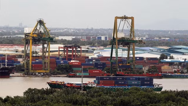 Un port dans l’arrondissement 7 à Hô Chi Minh-Ville. Photo : nld.com.vn.