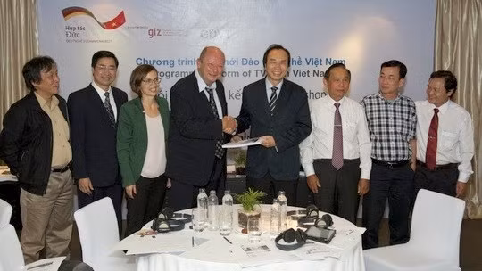 À la conférence-bilan du programme de coopération entre le Vietnam et l’Allemagne dans la «Formation professionnelle». Photo: VNA 