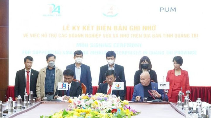 La séance de travail entre les deux parties. Photo : thoidai.com.vn