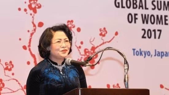 La Vice-Présidente du Vietnam, Dang Thi Ngoc Thinh, lors de la cérémonie de clôture du Sommet mondial des femmes 2017, à Tokyo. Photo: VNA.