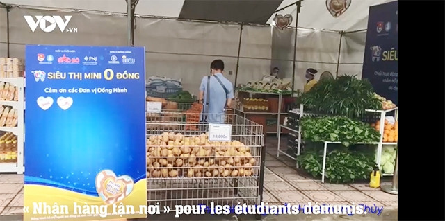 Le premier « mini-supermarché à zéro dông » pour les personnes en situation précaire à Hanoï
