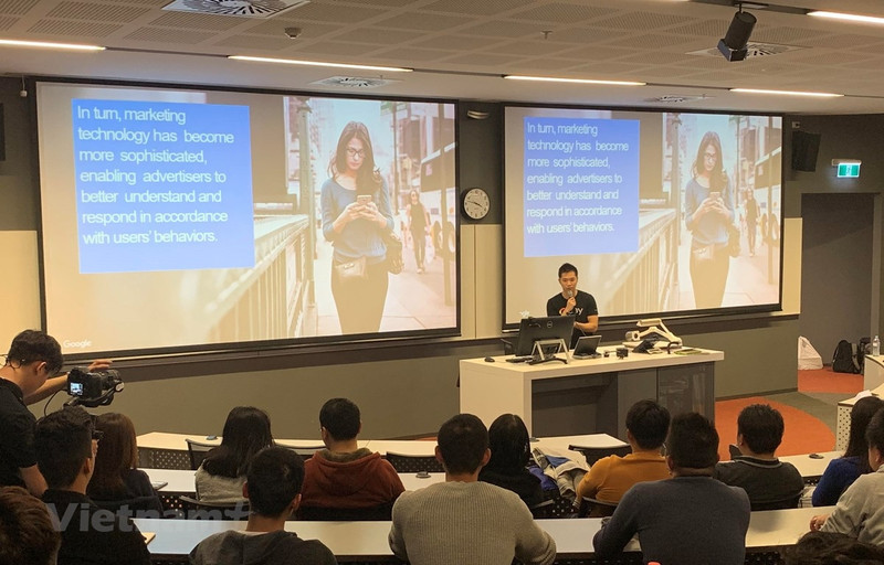 Table ronde des étudiants vietnamiens en Australie sur le Big Data. Photo : VNA.