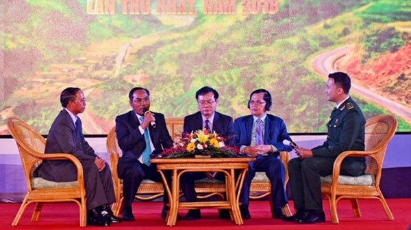 Les représentants de quatre provinces de Kon Tum, de Sékong, d’Attapeu et de Rattanakiri. Photo : qdnd.vn