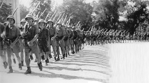 Les forces armées répondent à l'appel à la Résistance nationale du Président Hô Chi Minh. Photo d'archives.