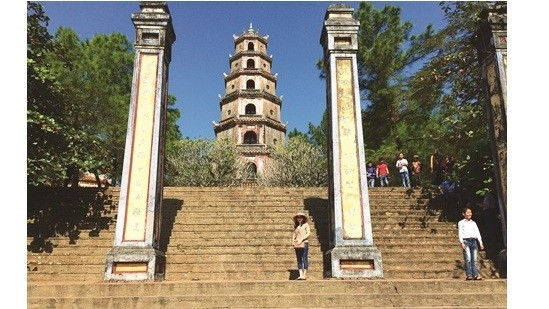 La pagode Thiên Mu, la plus ancienne, et le plus bel ouvrage religieux de Huê. Photo: CVN. 