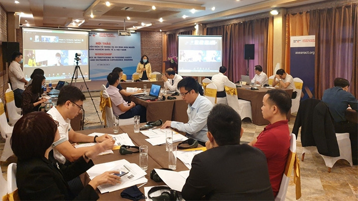 La conférence « Les preuves numériques dans les affaires de traite d’êtres humains : le partage d’expériences entre le Vietnam et l’internationale ». Photo : VOV