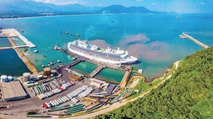Disposant d’un port en eau profonde, la zone économique de Chân Mây – Lang Cô est une destination de choix pour de nombreux investisseurs. Photo : VNF