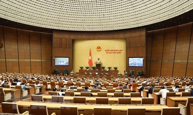 Vue d’une séance de la 10e session de l’Assemblée nationale de la 14e législature. Photo : VNA.