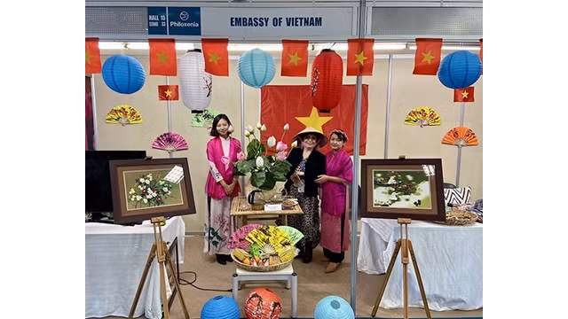Le stand de l'Ambassade du Vietnam en Grèce au salon du tourisme Philoxenia-Hotelia 2021. Photo : baoquocte.vn