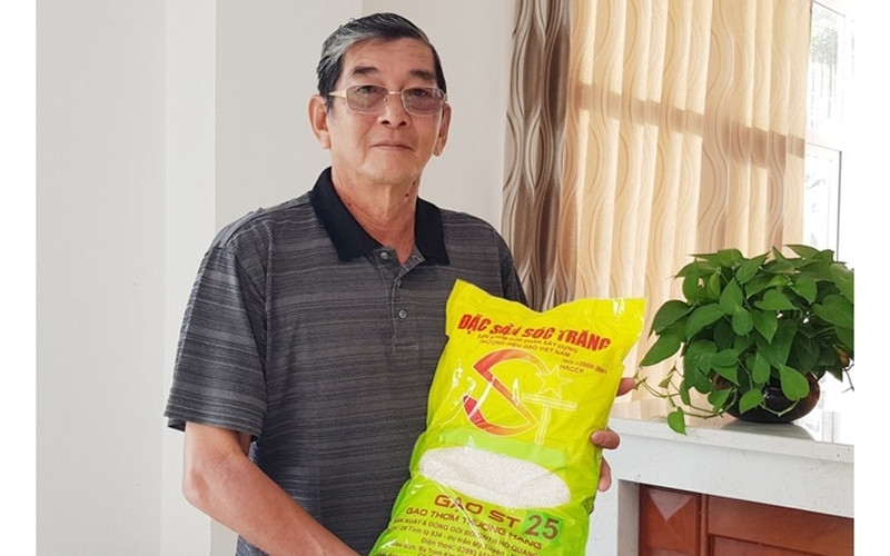 Le Héros du travail, l'ingénieur Hô Quang Cua, le « père » du riz ST25. Photo : NDEL.