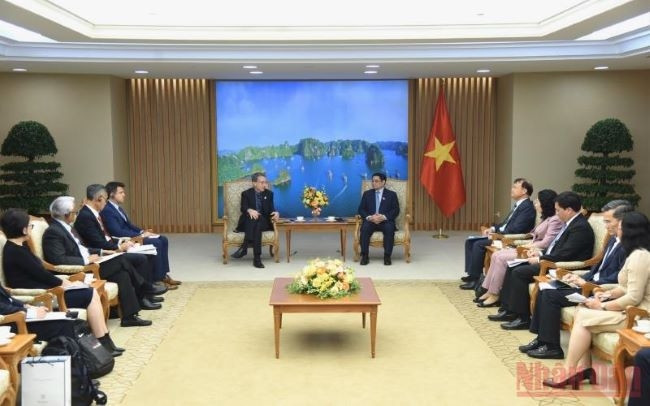 Lors de la rencontre entre le Premier ministre Pham Minh Chinh et le PDG d’Intel Patrick Gelsinger.Photo : Trân Hai/NDEL.