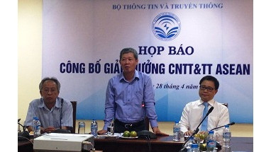 La conférence de presse présentant le prix des TIC de l’ASEAN. Photo: VGP.
