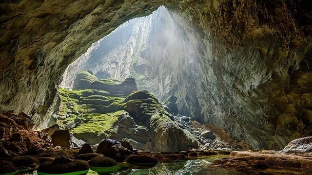 Dans la grotte de Son Doong. Photo : Ryan Deboodt.