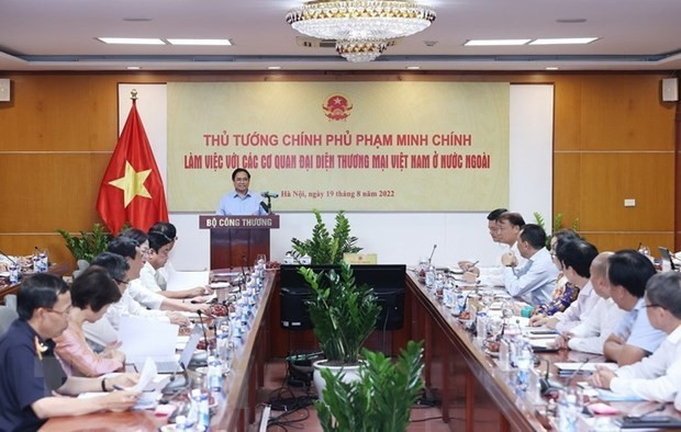Le Premier ministre Pham Minh Chinh prend la parole lors de la réunion. Photo : VNA.