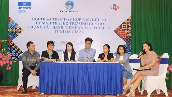 Les délégués participent au colloque. Photo: thoidai.com.vn