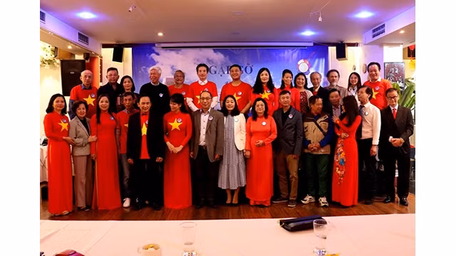 Une rencontre consacrée à Truong Sa en Pologne. Photo : Journal Thoi Dai.