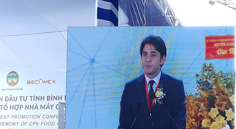 Ugur Hasan Tahsin, vice-président de Hayat, lors de la Conférence de promotion des investissements de la province de Binh Phuoc en 2020. Photo : Baodautu.