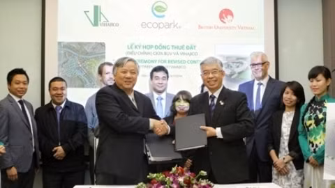 Cérémonie de signature pour le projet de construction d'un établissement de la BUV à Hung Yên. Photo: VNA.