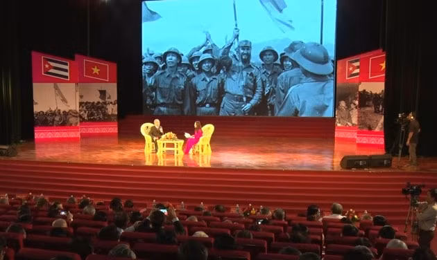 Célébration du 45e anniversaire de la visite de Fidel Castro à Quang Tri, 14 septembre. Photo : NDEL