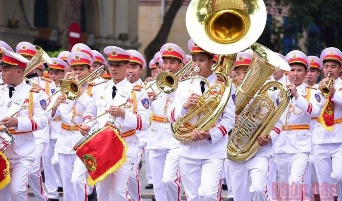 Un spectacle du groupe de musique policière du Vietnam. Photo : NDEL.