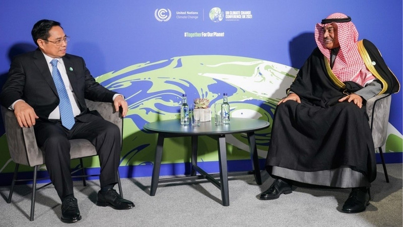 Le Premier ministre vietnamien, Pham Minh Chinh (à gauche) et son homologue koweïtien, Cheikh Sabah Khaled Al-Hamad Al-Sabah, en marge de la COP26. Photo: KUNA/baoquocte.vn