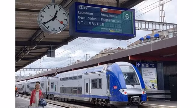 Un train à grande vitesse en Europe. Photo : VietnamPlus.