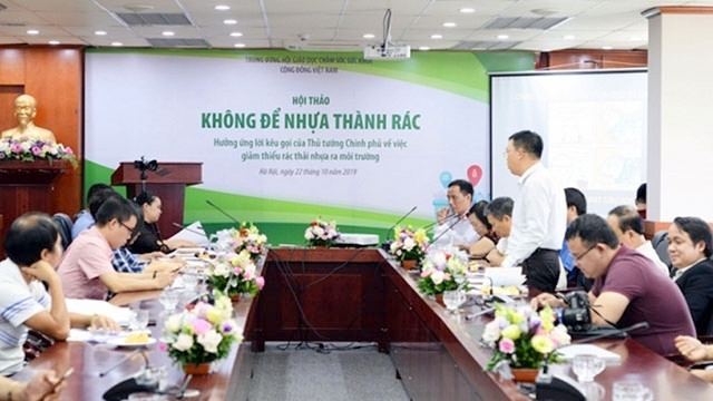 Séminaire sur les solutions pour limiter les déchets plastiques. Photo : NDEL.