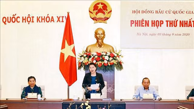 La Présidente de l’AN, Nguyên Thi Kim Ngân, cheffe dudit Conseil, prend la parole. Photo: VNA