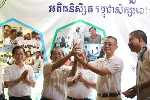 Rencontre annuelle entre des anciens étudiants cambodgiens au Vietnam. Photo : VNA.