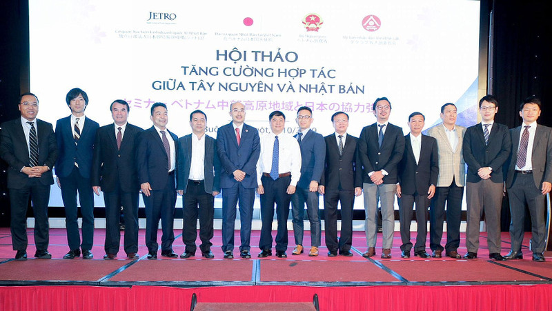 Les representants des provinces de Tây Nguyên et de JETRO. Photo : BQT.