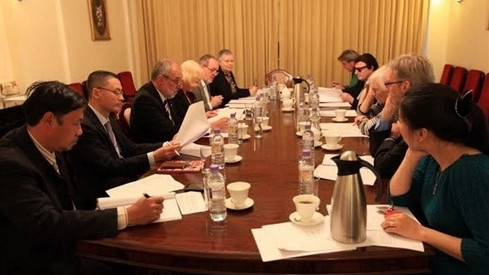 Réunion consacrée au bilan des activités de l'organisation MSAVLC en 2013 et à la définition de ses futures orientations, le 28 avril à Londres. Photo: Huy Hiêp/VNA/CVN