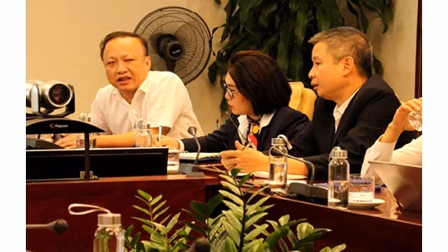 La séance de travail entre les représentants du groupe SIEMENS et la Compagnie générale d'électricité du Nord. Photo: https://vtc.vn