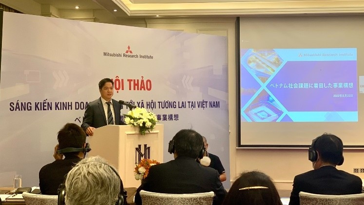 Nguyên Anh Tuân, directeur adjoint du Département des investissements étrangers, relevant du ministère du Plan et de l’Investissement, prend la parole. Photo: baodautu.vn