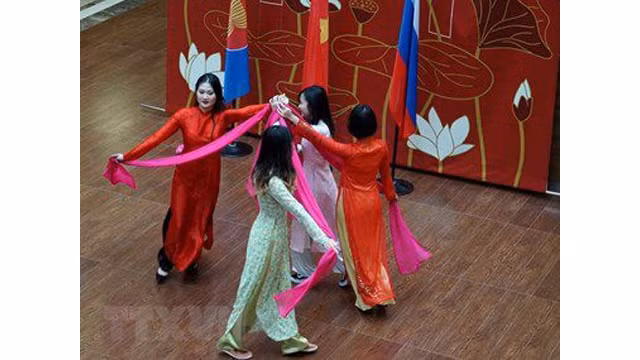 Un numéro artistique lors de la Journée vietnamienne 2018. Photo: VNA
