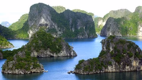 La baie de Ha Long est une destination touristique phare du Vietnam. Photo: CPV.