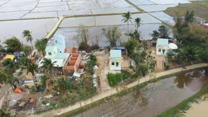 De nombreux foyers vivant dans les « épicentres des inondations » de Hoa Thinh, Hoa Xuan, Hoa Hiep. Photo : vnexpress.net