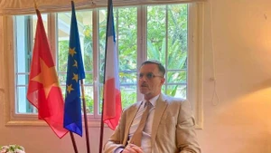 L’ambassadeur de France au Vietnam, Olivier Brochet. Photo : baoquocte.vn
