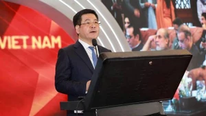 Le ministre de l’Industrie et du Commerce, Nguyen Hong Dien, prend la parole lors du Forum des entreprises Vietnam – Pakistan. Photo : congthuong.vn
