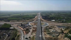 La rocade 3 de Hô Chi Minh-Ville, tronçon traversant la province de Dông Nai. Photo : VNA