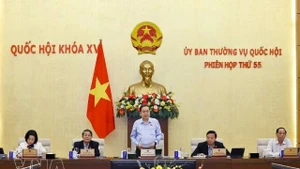 Présidant l'ouverture, le président de l’AN, Tran Thanh Man, a souligné que le volume des contenus à traiter est considérable. Photo : VNA.