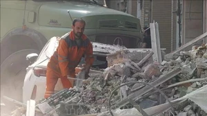 Bâtiments détruits après une frappe aérienne israélienne à Téhéran, en Iran, le 13 juin. Photo : Xinhua/VNA. 